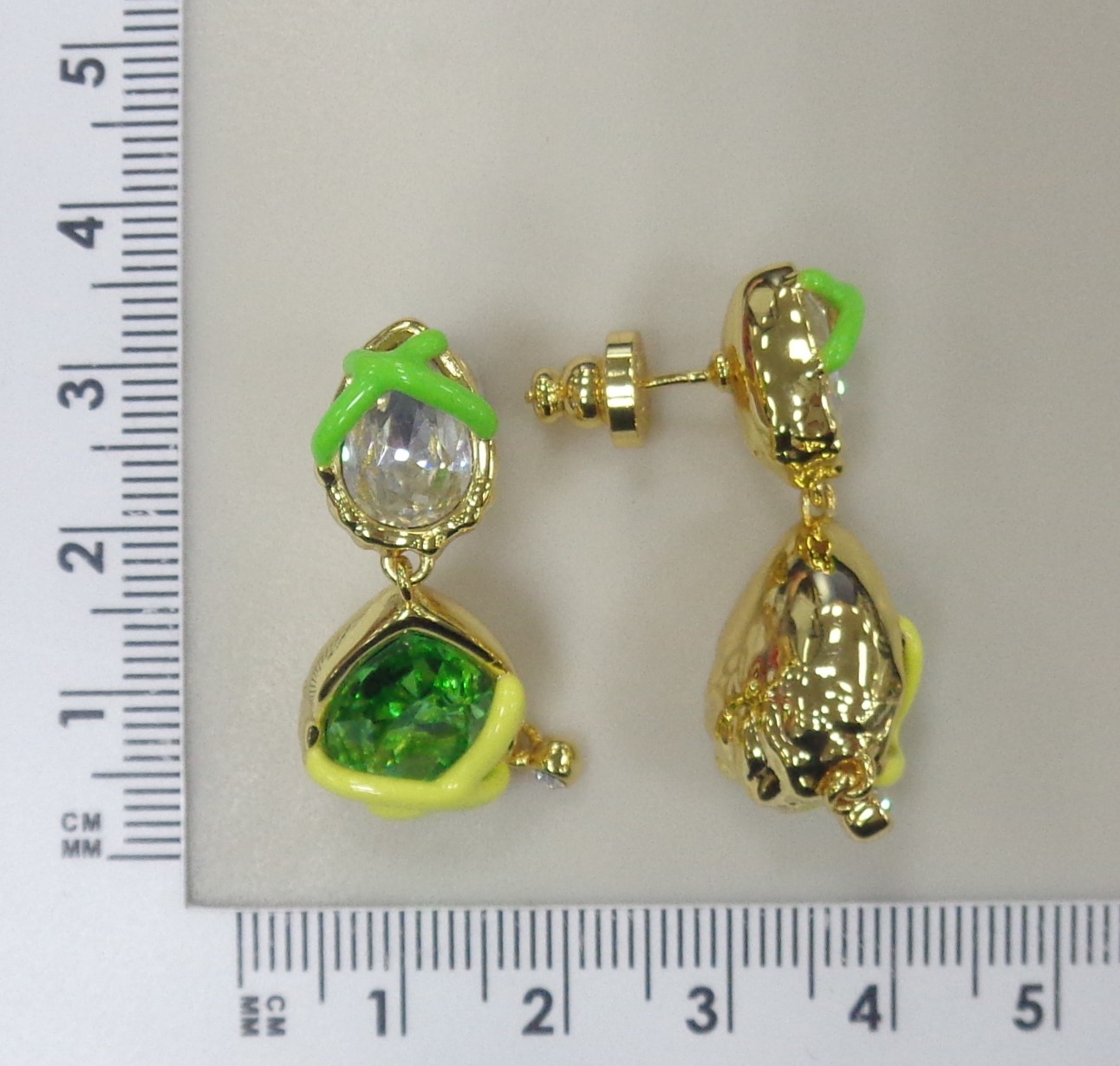 Бижутерные серьги с кубическим цирконием